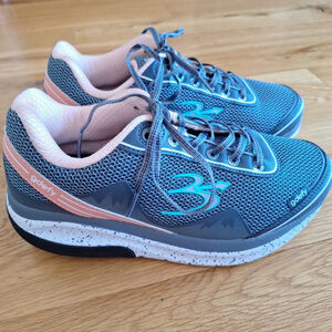 Gdefy Gravity Defyer Mighty Walk Shoes Comfort Sneakers Womens Size 9 XW Gray